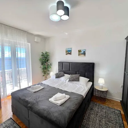 In 44144 * Crikvenica