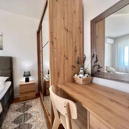 Apartment In 44144