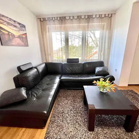 In 44144 Apartment