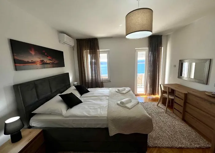 Apartament In 44144 *